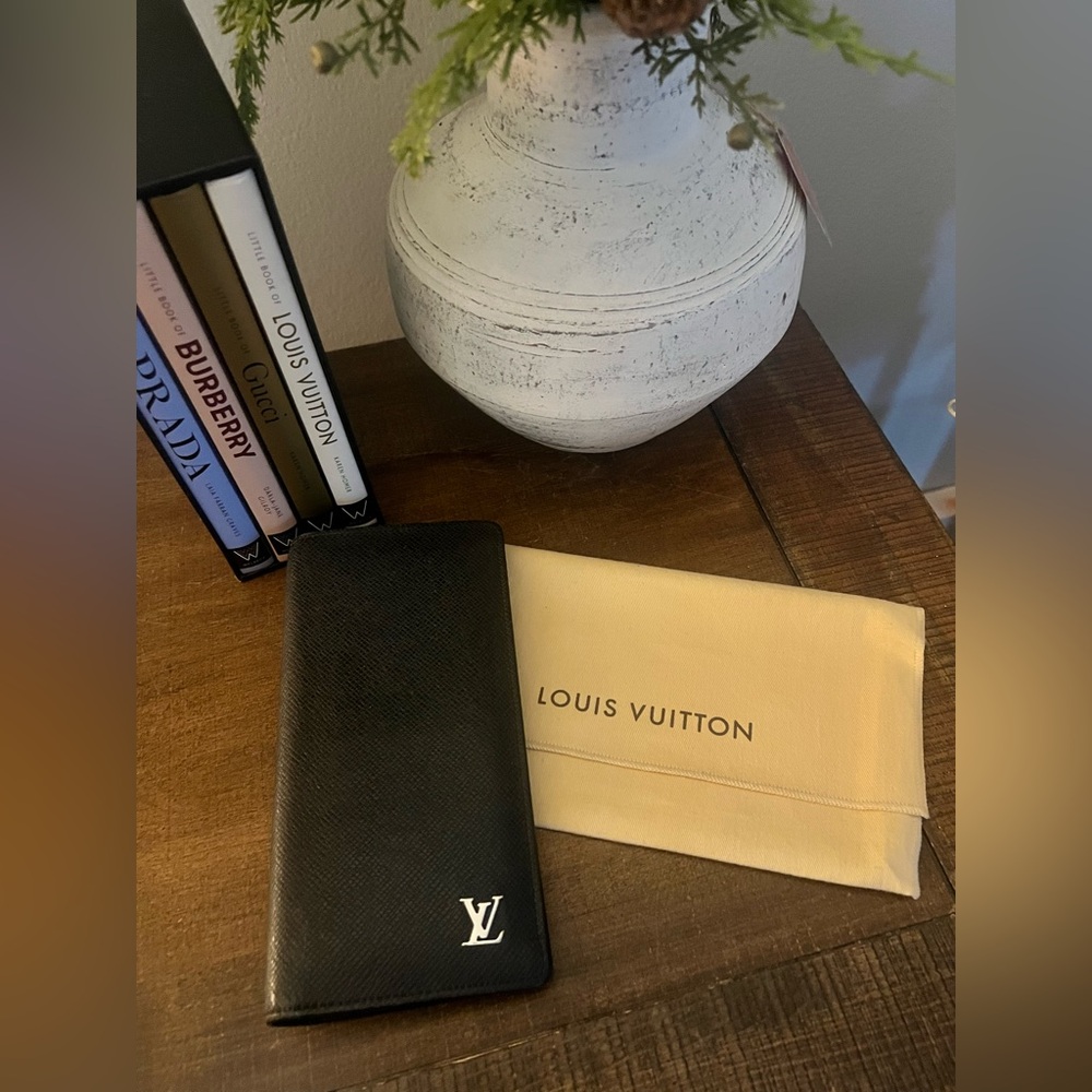 Louis Vuitton Taiga Brazza Wallet (with COA)